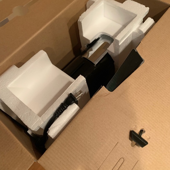 CitiZ Nespresso Limousine Black Espresso Machine - Picture 8 of 11